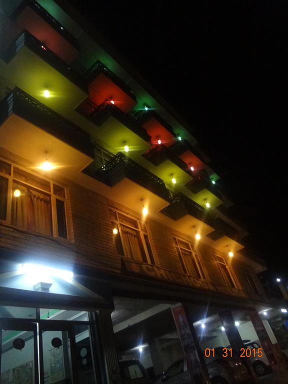 Chichoga Holiday Inn Manāli Kültér fotó