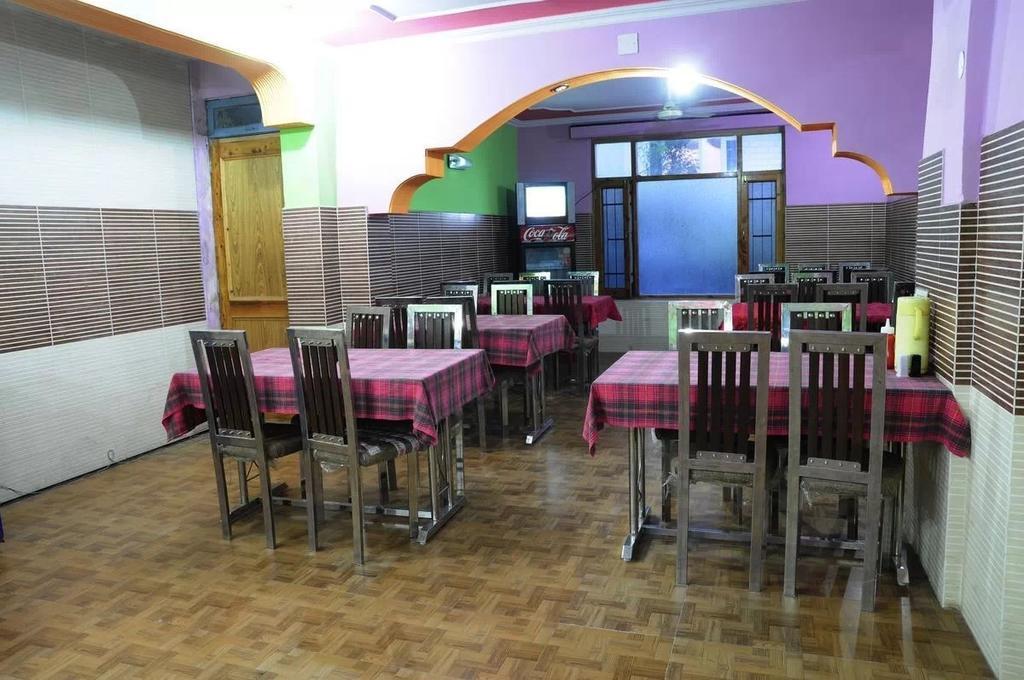 Chichoga Holiday Inn Manāli Kültér fotó